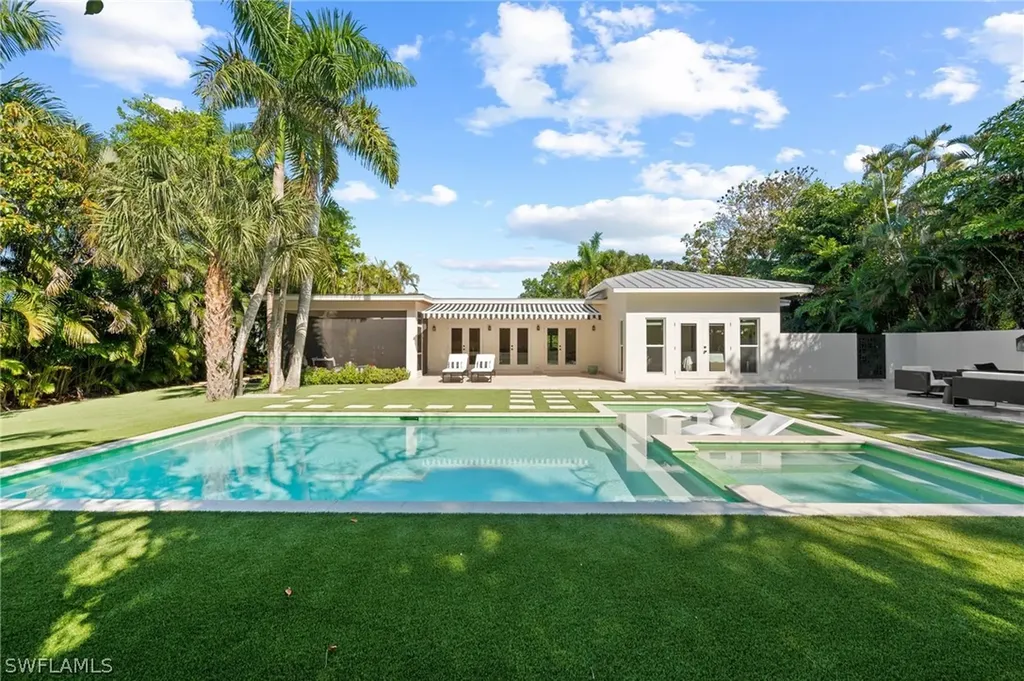 1949 Alamanda Drive Naples FL 34102