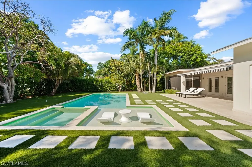 1949 Alamanda Drive Naples FL 34102