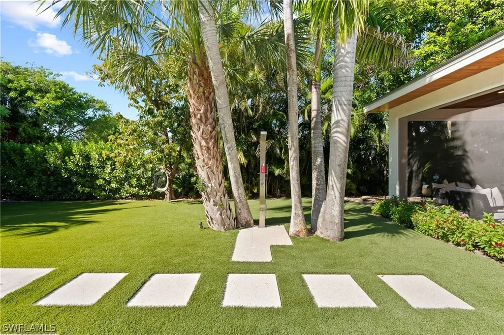 1949 Alamanda Drive Naples FL 34102