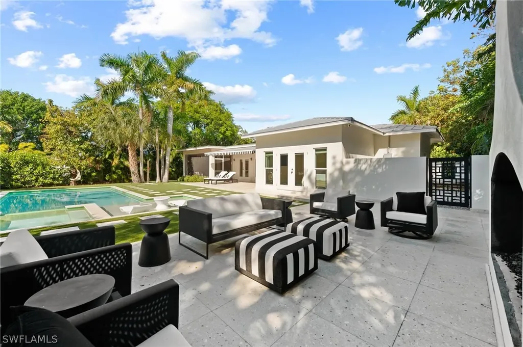 1949 Alamanda Drive Naples FL 34102