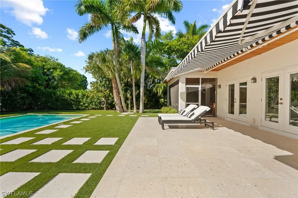 1949 Alamanda Drive Naples FL 34102
