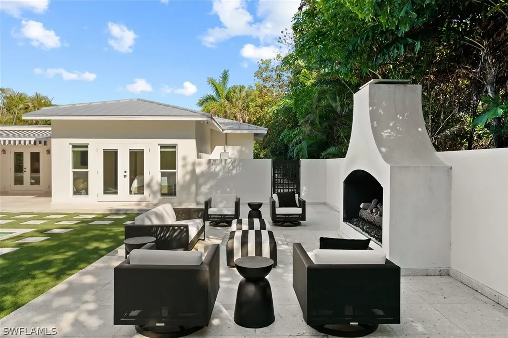 1949 Alamanda Drive Naples FL 34102