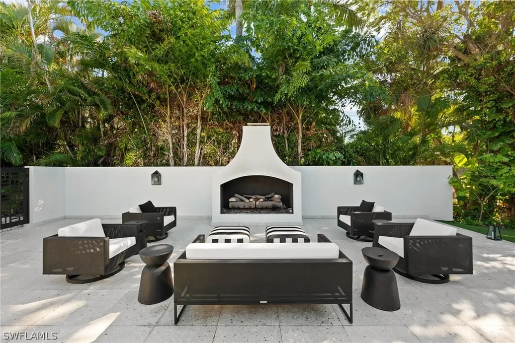1949 Alamanda Drive Naples FL 34102