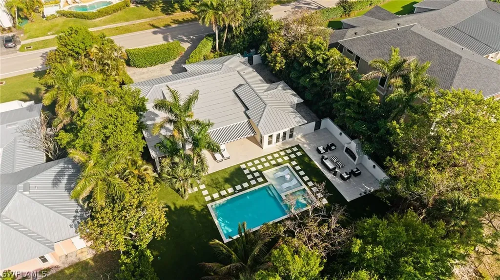 1949 Alamanda Drive Naples FL 34102