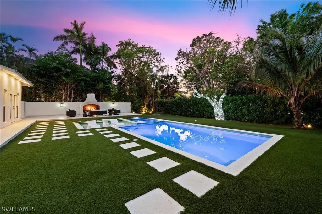 1949 Alamanda Drive Naples FL 34102