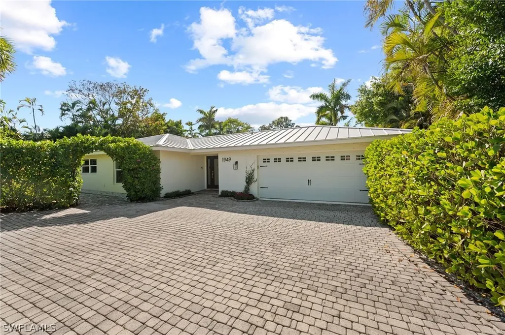 1949 Alamanda Drive Naples FL 34102
