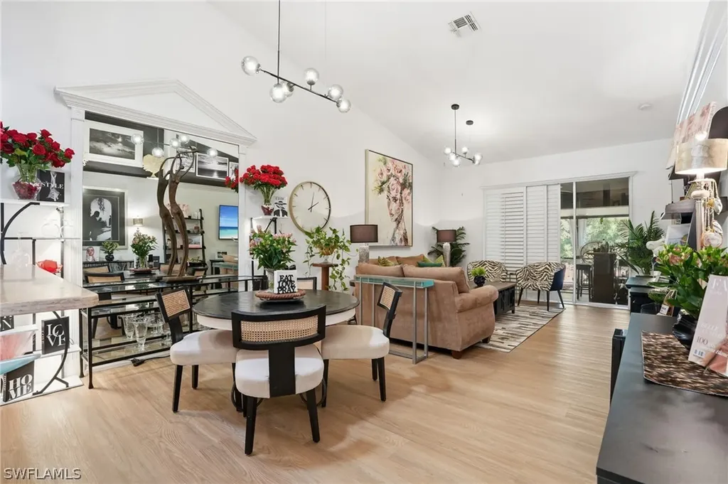 5320 Whitten Drive Naples FL 34104