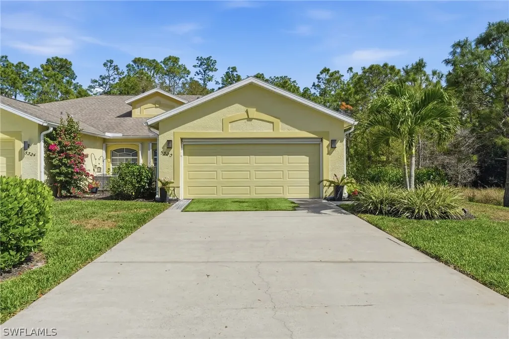 5320 Whitten Drive Naples FL 34104