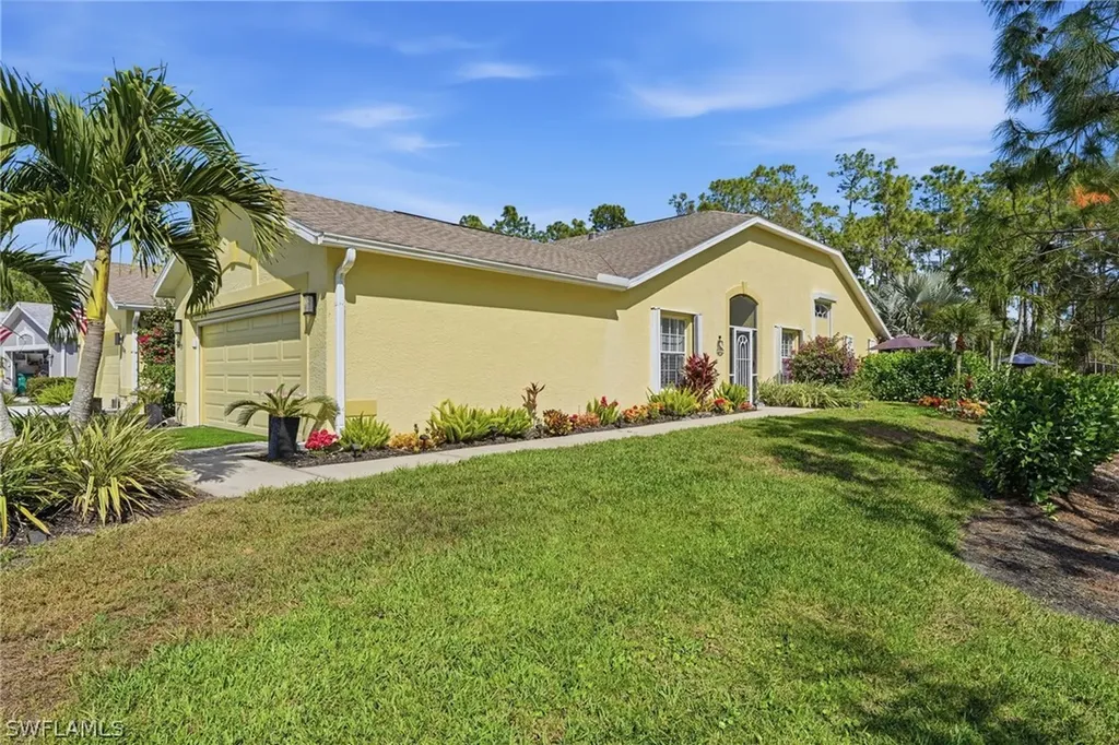 5320 Whitten Drive Naples FL 34104