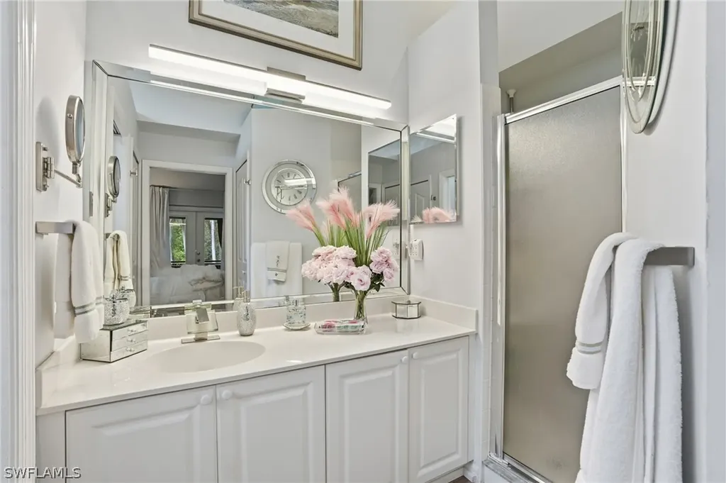 5320 Whitten Drive Naples FL 34104
