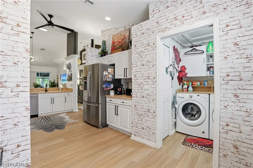5320 Whitten Drive Naples FL 34104