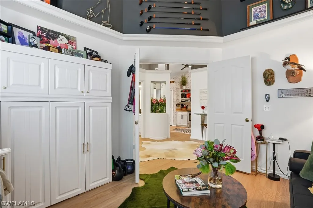 5320 Whitten Drive Naples FL 34104