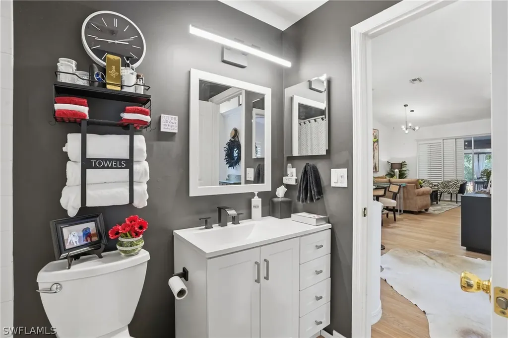 5320 Whitten Drive Naples FL 34104