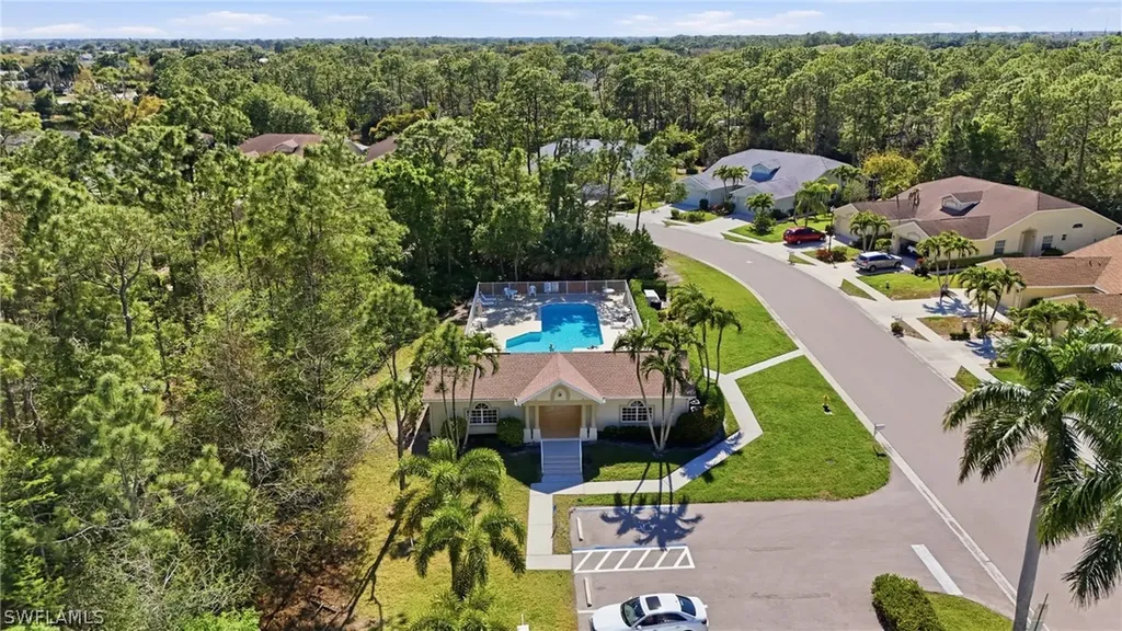 5320 Whitten Drive Naples FL 34104