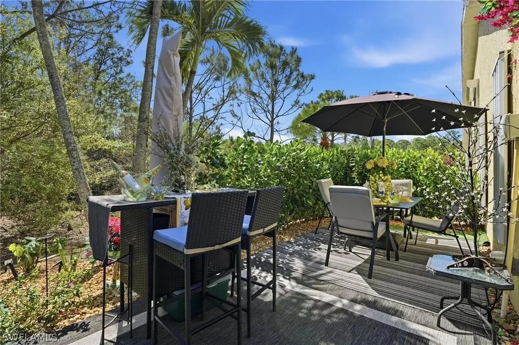 5320 Whitten Drive Naples FL 34104