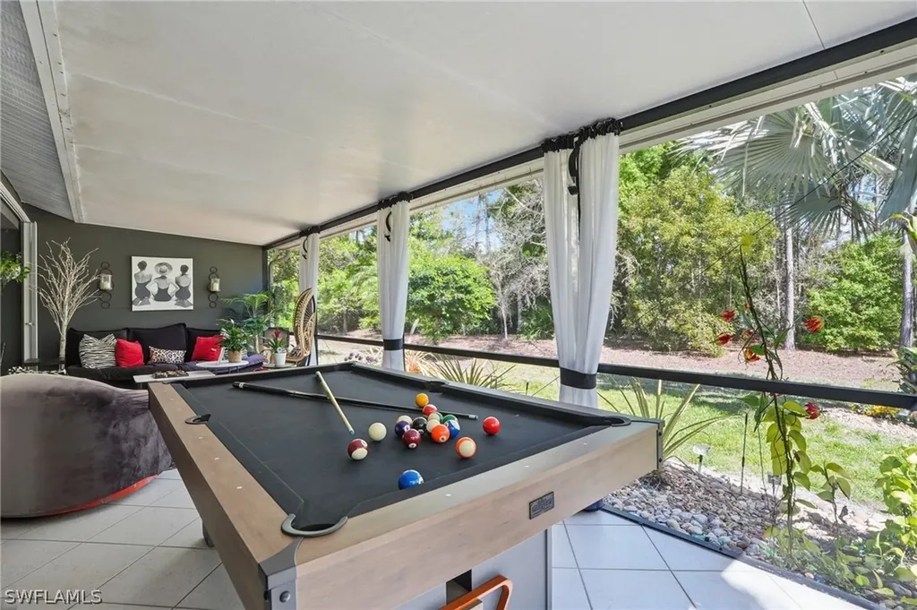 5320 Whitten Drive Naples FL 34104
