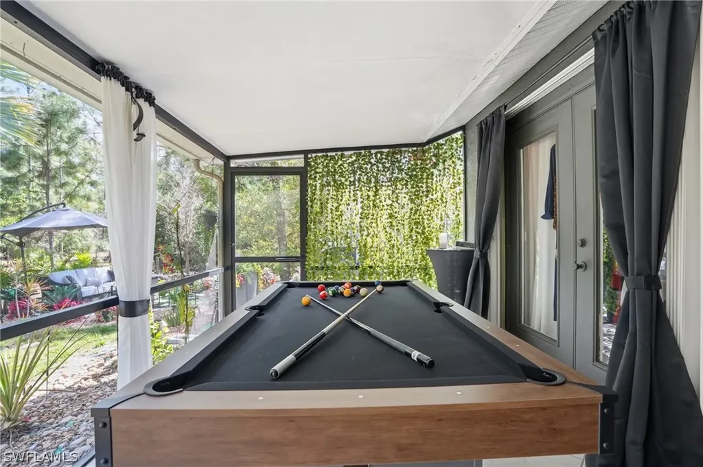 5320 Whitten Drive Naples FL 34104