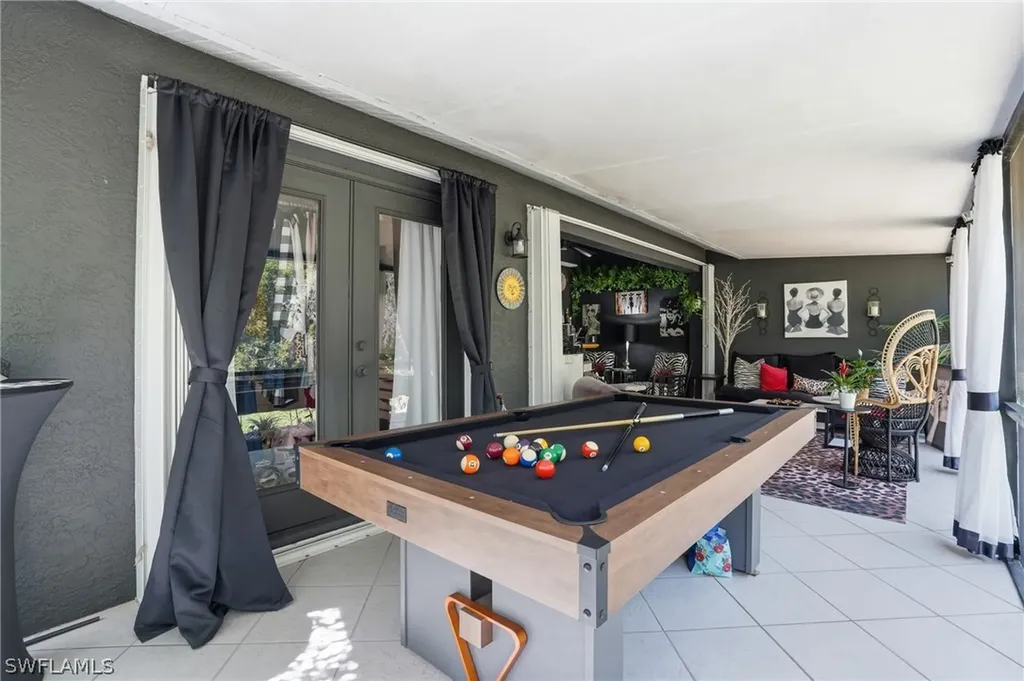 5320 Whitten Drive Naples FL 34104