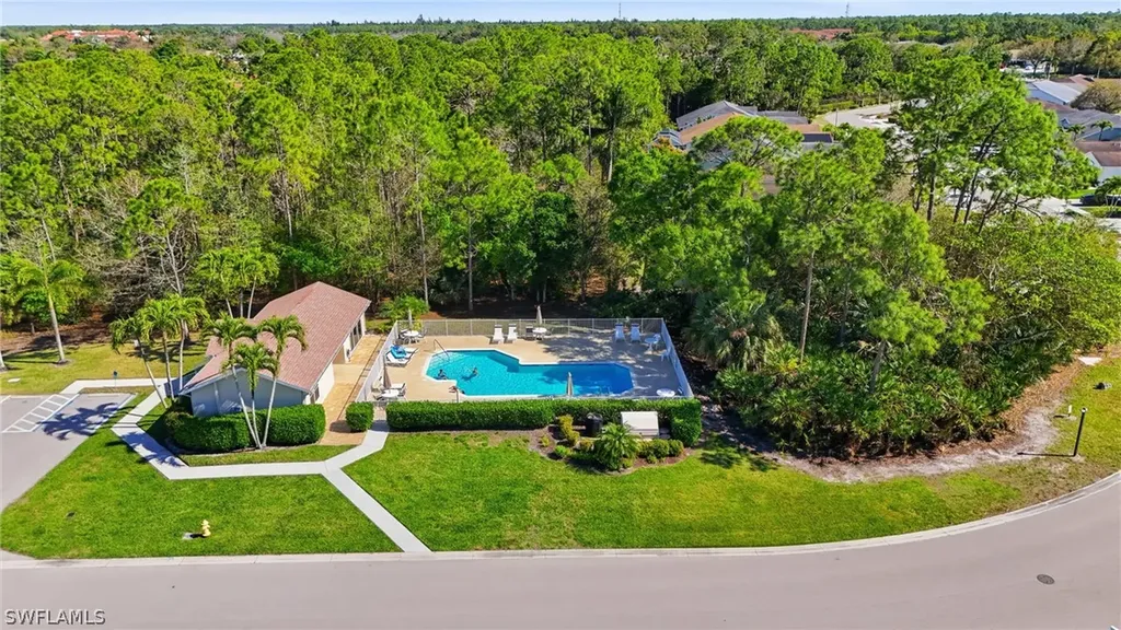 5320 Whitten Drive Naples FL 34104