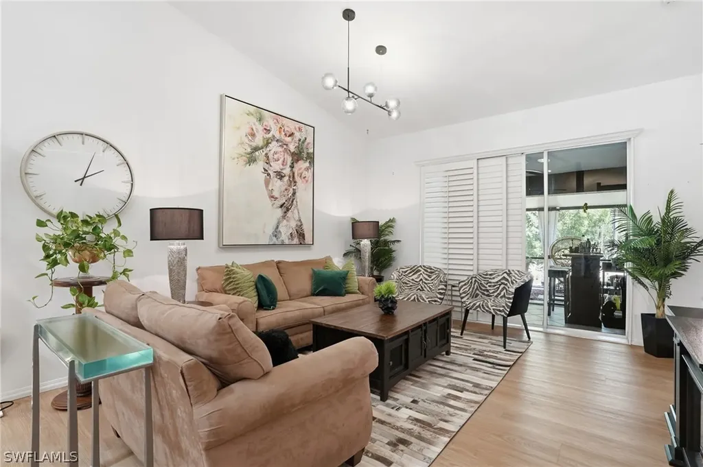 5320 Whitten Drive Naples FL 34104