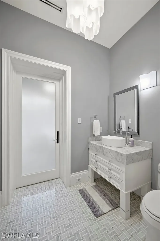 215 3rd Avenue N Naples FL 34102