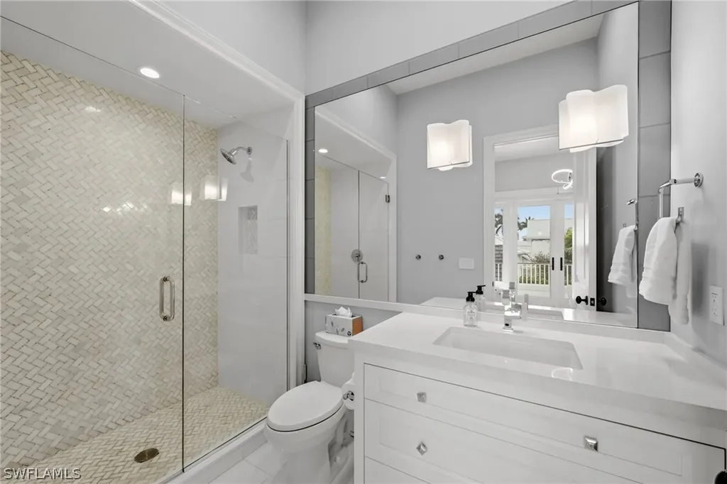 215 3rd Avenue N Naples FL 34102