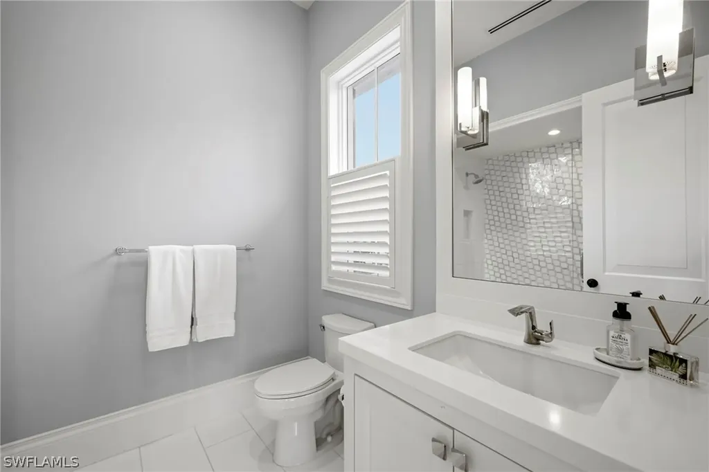 215 3rd Avenue N Naples FL 34102
