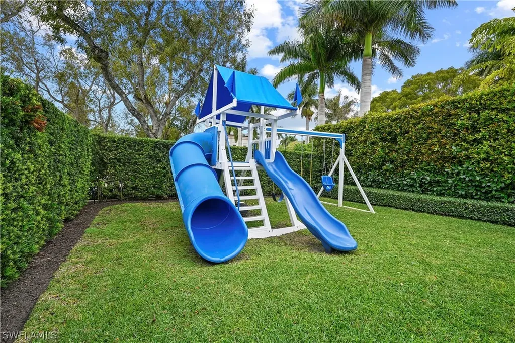 215 3rd Avenue N Naples FL 34102