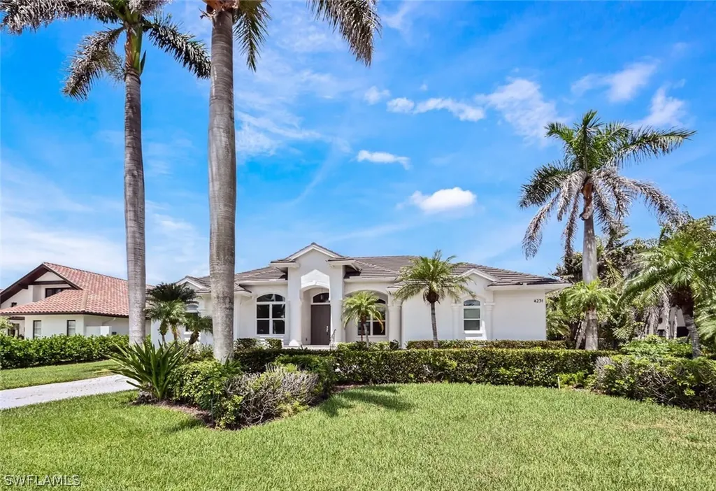 4231 Crayton Road Naples FL 34103