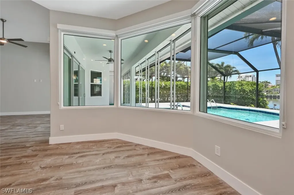 4231 Crayton Road Naples FL 34103