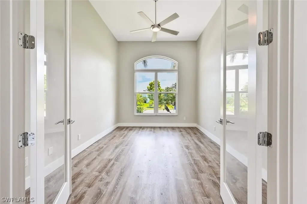 4231 Crayton Road Naples FL 34103