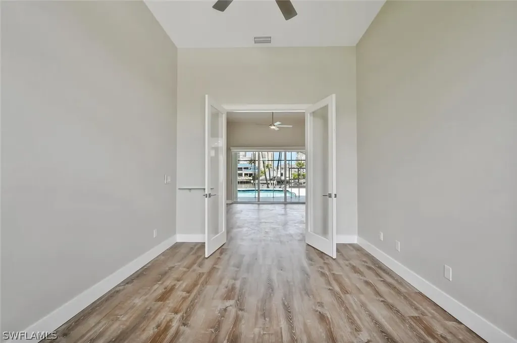 4231 Crayton Road Naples FL 34103