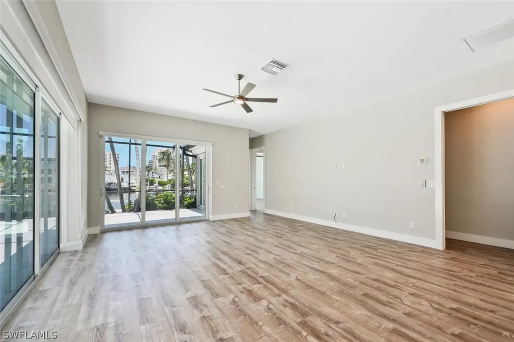 4231 Crayton Road Naples FL 34103