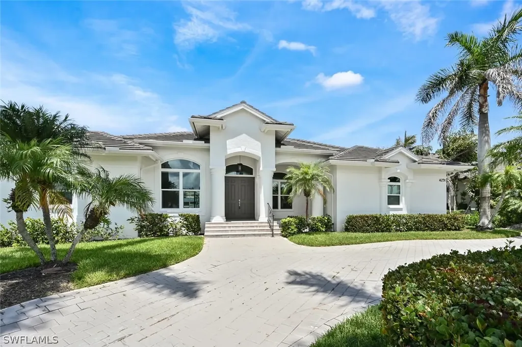 4231 Crayton Road Naples FL 34103