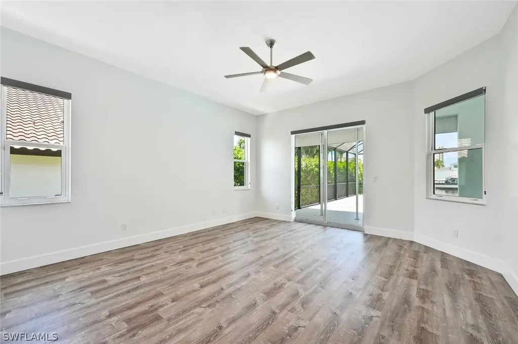4231 Crayton Road Naples FL 34103