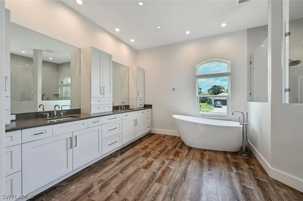 4231 Crayton Road Naples FL 34103