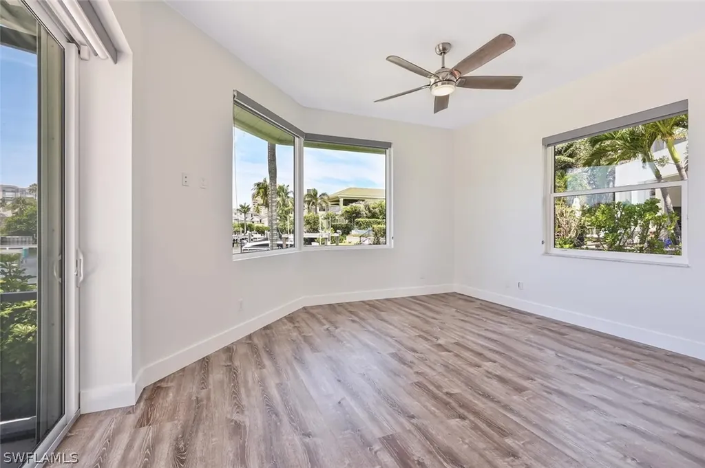 4231 Crayton Road Naples FL 34103