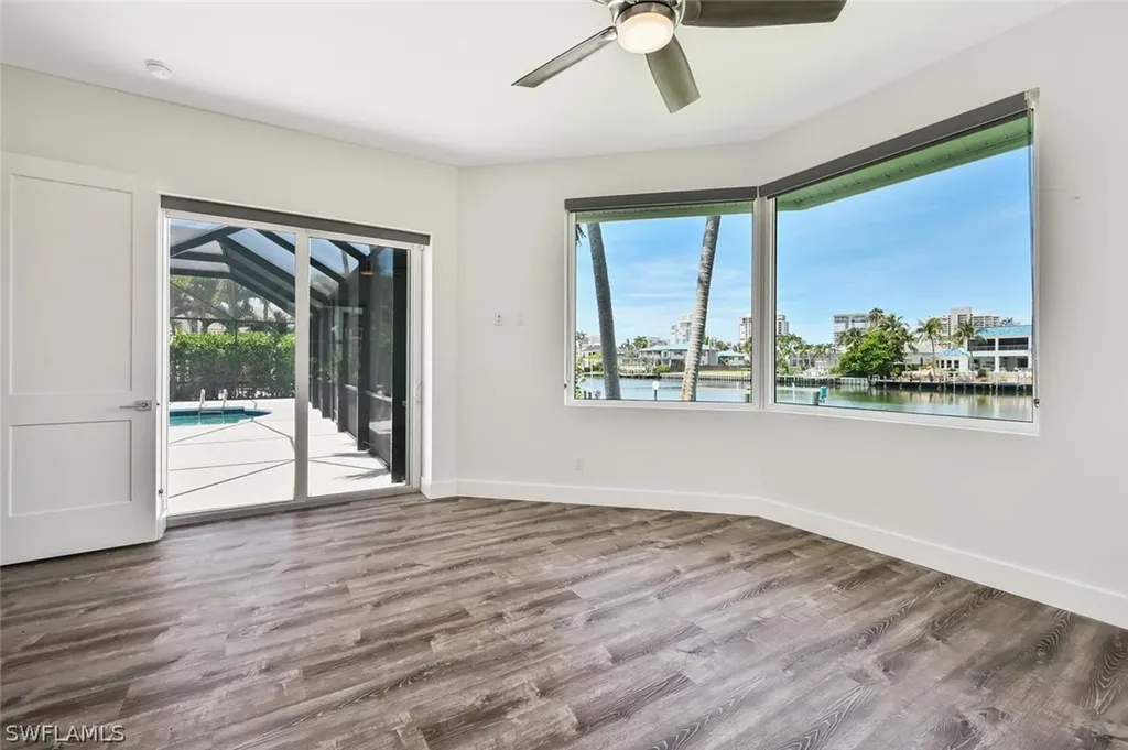 4231 Crayton Road Naples FL 34103