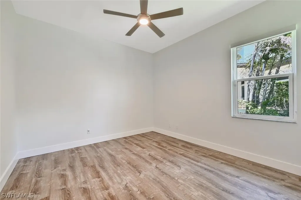 4231 Crayton Road Naples FL 34103