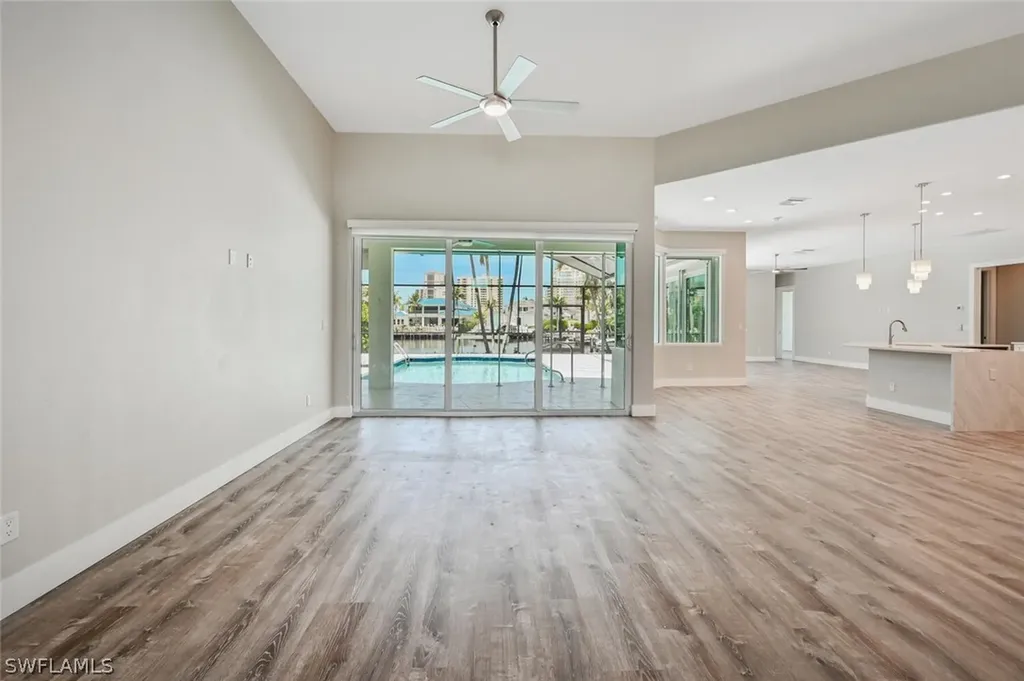 4231 Crayton Road Naples FL 34103