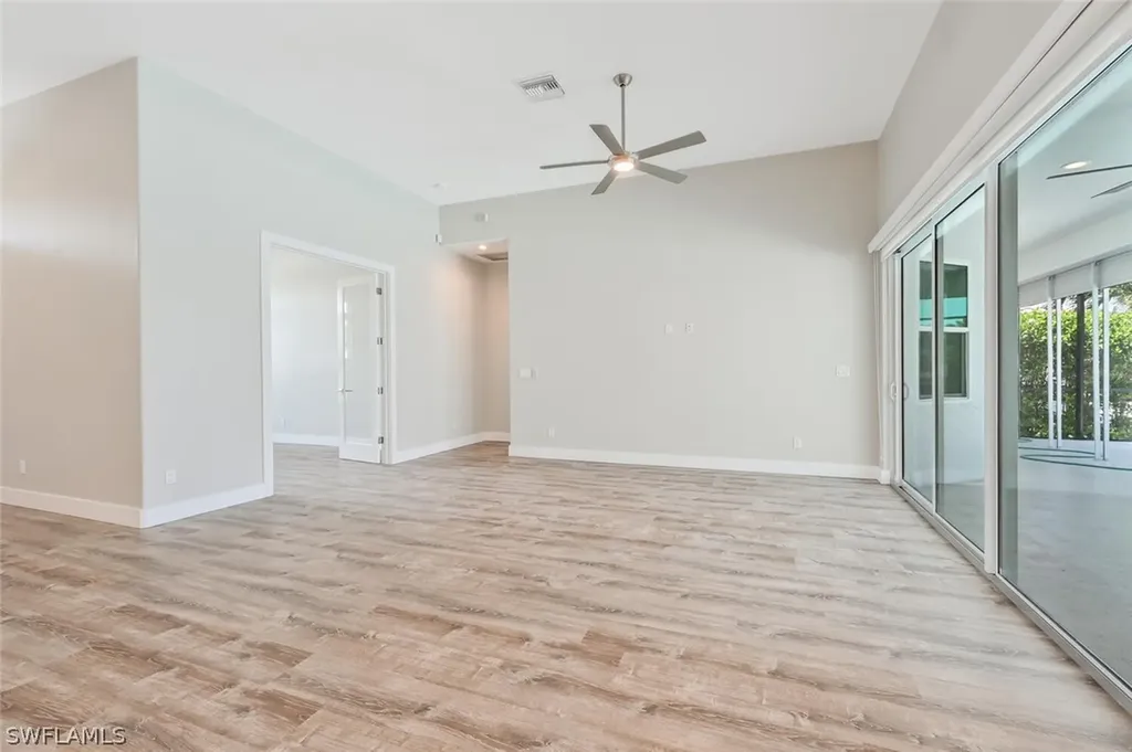 4231 Crayton Road Naples FL 34103