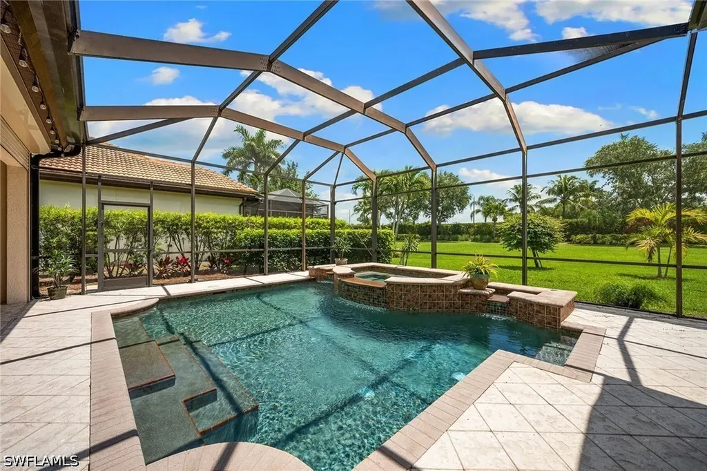 7692 Cottesmore Drive Naples FL 34113