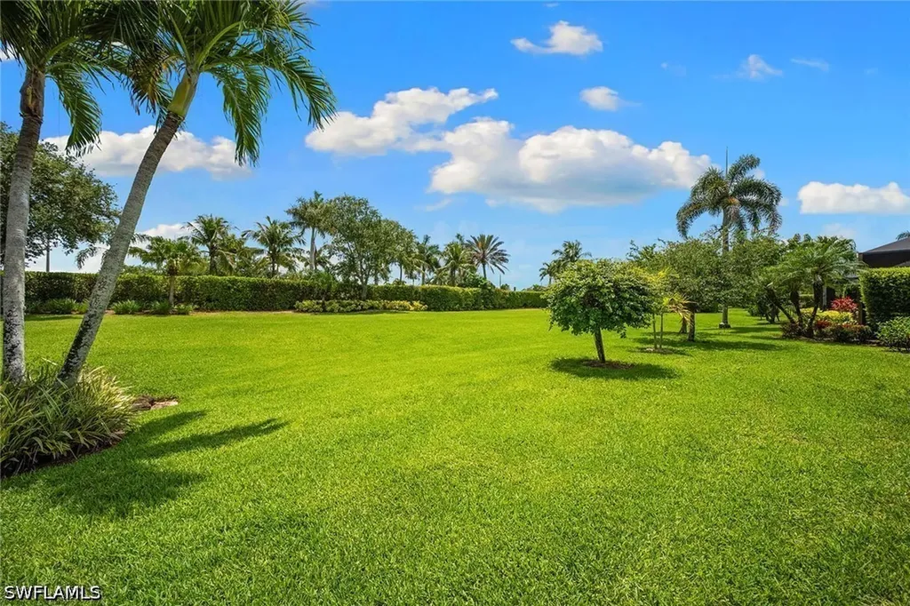 7692 Cottesmore Drive Naples FL 34113