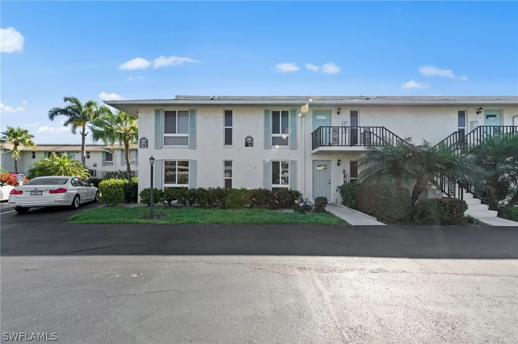 219 Palm Drive Naples FL 34112