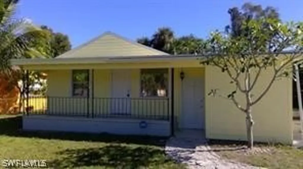Fort Myers FL, 1847 Henderson Avenue