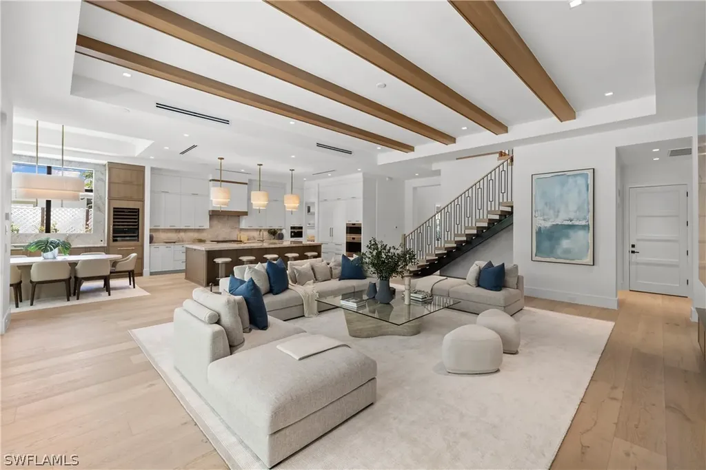 Naples FL, 850 10TH Street N