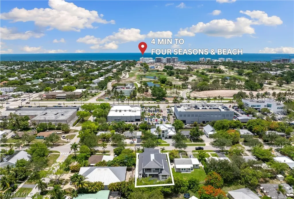 850 10th Street N Naples FL 34102