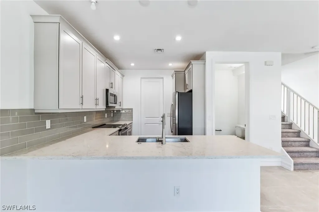 7574 Rockefeller Drive Naples FL 34119