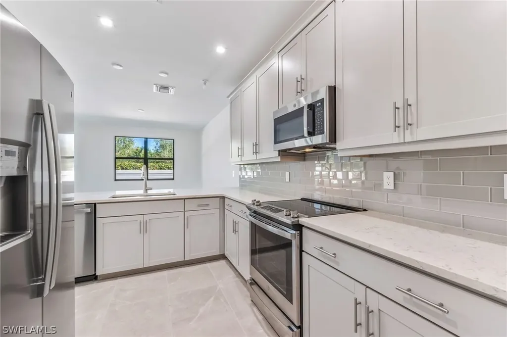 7574 Rockefeller Drive Naples FL 34119