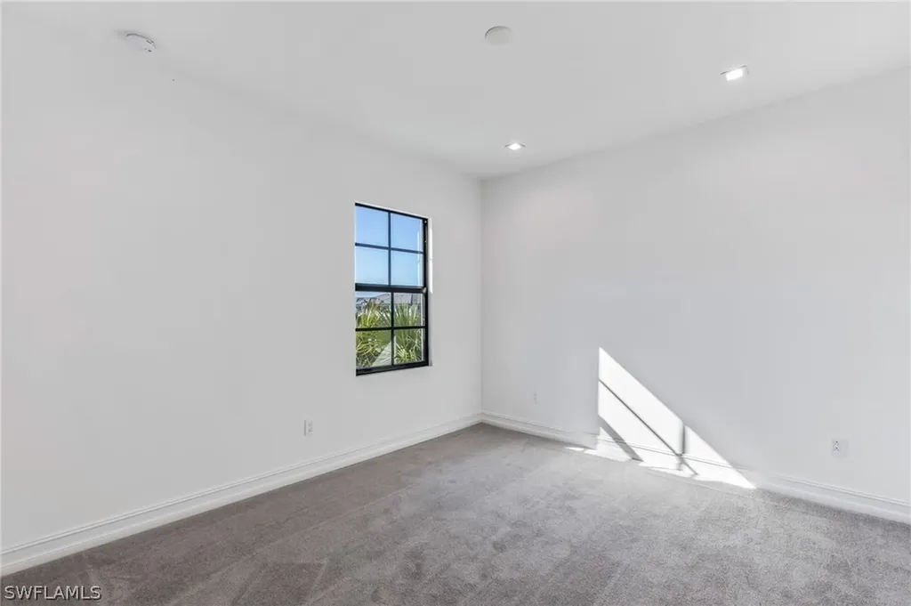 7574 Rockefeller Drive Naples FL 34119